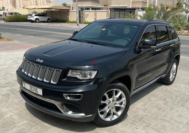 Jeep Grand Cherokee Summit GCC Full option Full service history at the dealership.