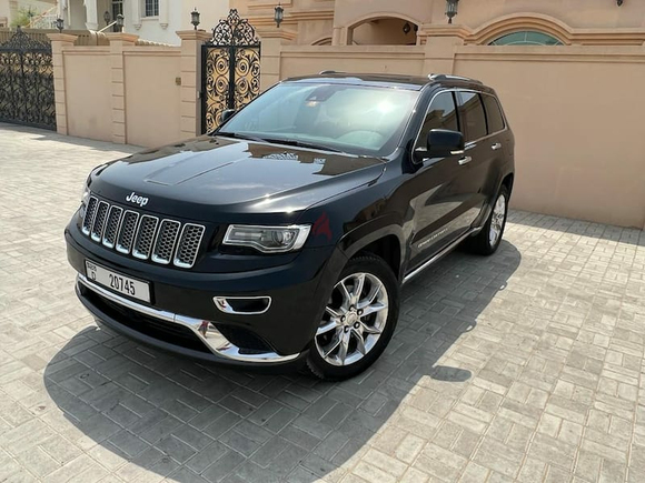 Jeep Grand Cherokee Summit GCC Full option Full service history at the dealership.