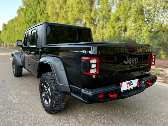 JEEP RUBICON GLADIATOR 2021 (low mileage) fully loaded