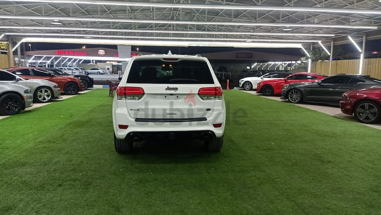 Grand Cherokee 2014 5.7 perfect condition