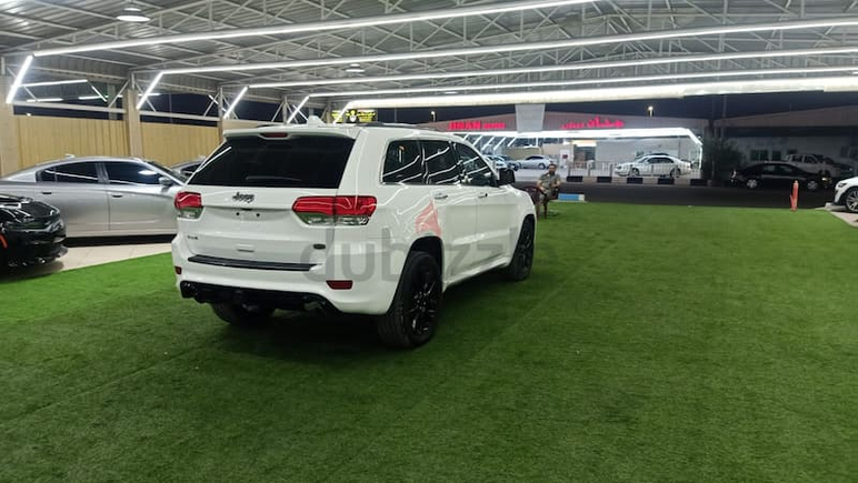 Grand Cherokee 2014 5.7 perfect condition