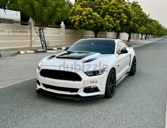 2017 MUSTANG GT/V8 full premium special color pearly white car in very excellent condition