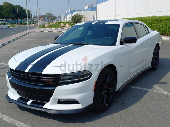 ONLY AED 1410/- MONTHLY FULL AGENCY SARVICE HISTORY R/T SPORT 5.7 V8 HEMI EXCELLENT CONDITION. ...