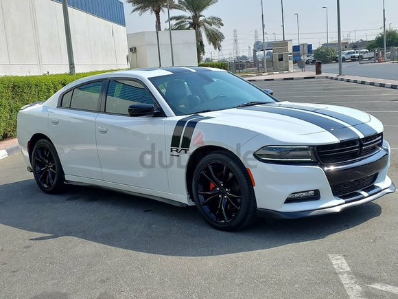 ONLY AED 1410/- MONTHLY FULL AGENCY SARVICE HISTORY R/T SPORT 5.7 V8 HEMI EXCELLENT CONDITION. ...