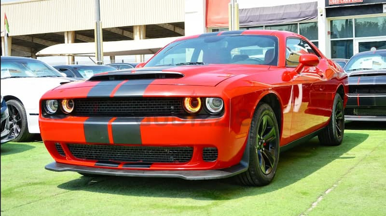 Challenger SXT V6 3.6L 2018/ Original AirBags/ SRT Kit/Leather Interior/Excellent Condition