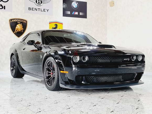 AED 3820/MONTH-DODGE CHALLENGER HELLCAT - 2018-GCC-FULLY LOADED-UNDER WARRANTY-IMMACULATE CONDITION