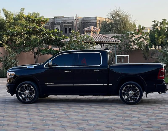 Dodge ram LIMITED 2019 very clean