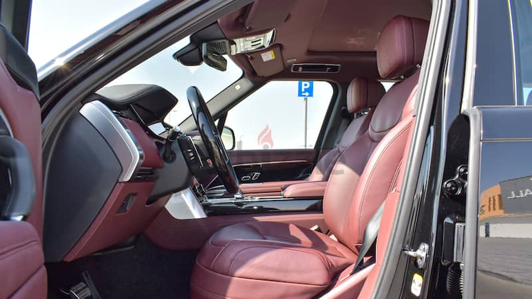 2023 RANGE ROVER P530 HSE V8 | RED INTERIOR | GCC SPEC