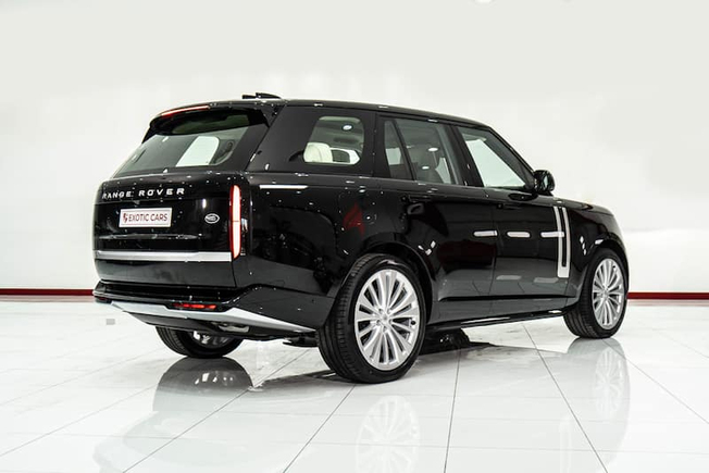 WARRANTY UNTIL AUG 2027 || Range Rover Vogue First Edition 2022 Black-Ivory New