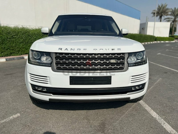 SUPERB CONDITION RANGE ROVER 2016.! GCC . H. S. E