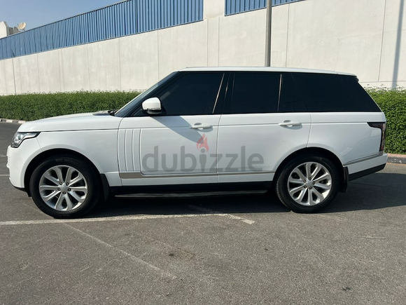 SUPERB CONDITION RANGE ROVER 2016.! GCC . H. S. E