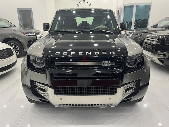 Land Rover DefenderX2023 Brand new 5 years warranty and contract service till 65000 KM