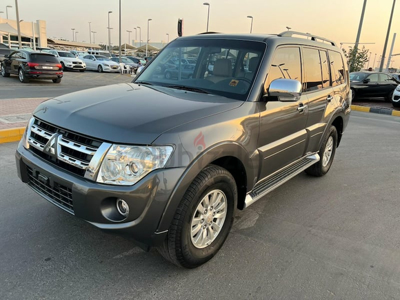 Mitsubishi Pajero GLS 4WD GCC Low mileage