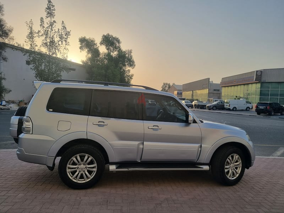 Pajero 3.8L Gcc 2014 Full option top of the Range.