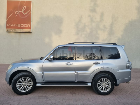 Pajero 3.8L Gcc 2014 Full option top of the Range.