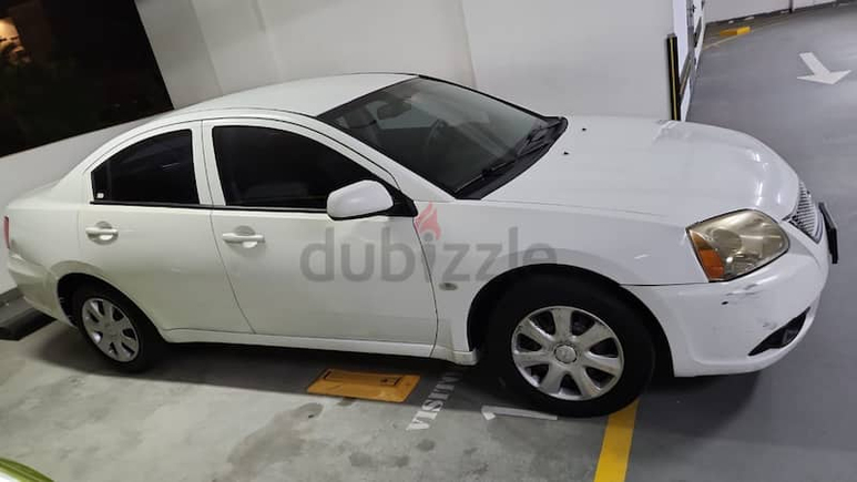 Mitsubishi Galant Model 2012, Lady Driven