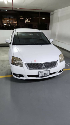 Mitsubishi Galant Model 2012, Lady Driven