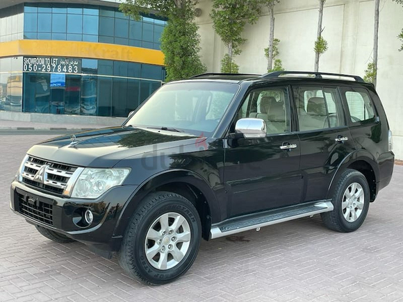 2013 MITSUBISHI PAJERO 4x4 - NO ACCIDENT - GCC SPECS - 7 SEATER