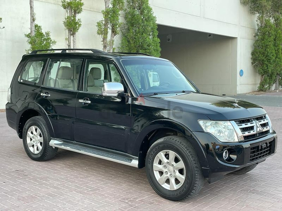 2013 MITSUBISHI PAJERO 4x4 - NO ACCIDENT - GCC SPECS - 7 SEATER