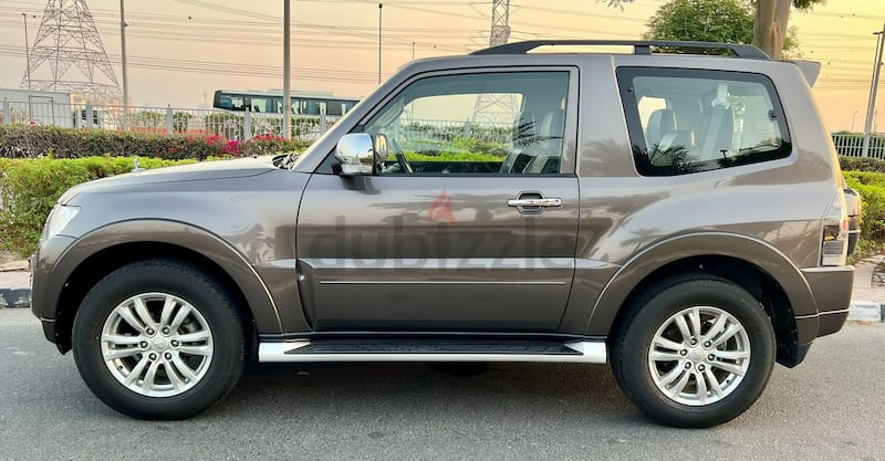 MITSUBISHI PAJERO 2016 3.8