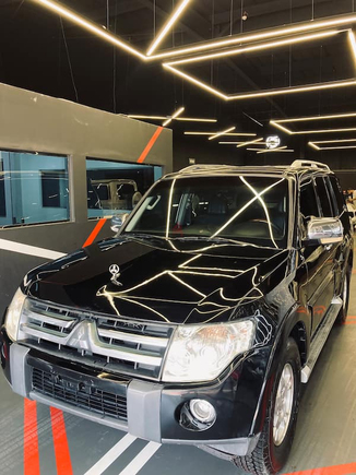 Mitsubishi Pajero black Colour Well maintained car