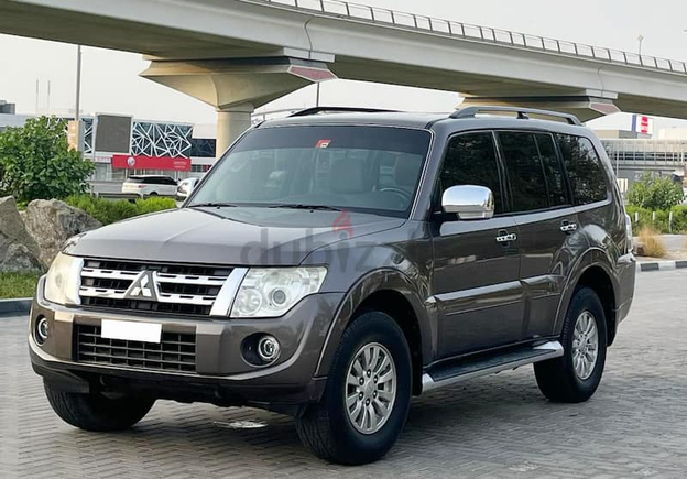 2014 MITSUBISHI PAJERO - WELL MAINTAINED - IN A VERY GOOD CONDITION - GCC SPECS