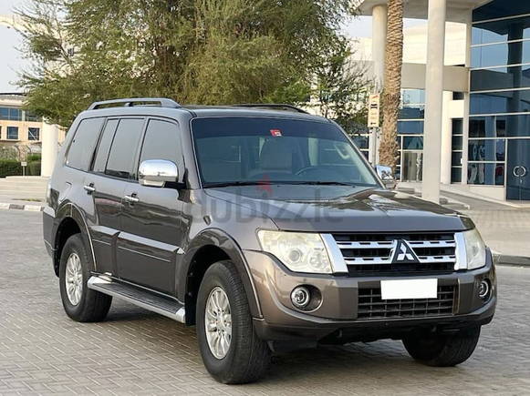 2014 MITSUBISHI PAJERO - WELL MAINTAINED - IN A VERY GOOD CONDITION - GCC SPECS