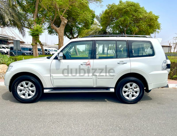 Mitsubishi Pajero 3.0L 2018 Model GCC Specs Mid Line Immaculate Conditions