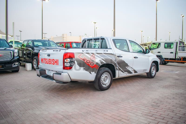 2019 | MITSUBISHI L200 4X2 | PICKUP DOUBLE CABIN | 5-SEATER | 4-DOORS | GCC | VERY WELL-MAINTAINED |