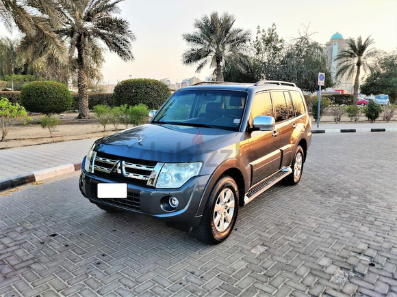 Top of the range 3.5L Pajero GCC, 4X4, 7-seater, in great condition. Very well maintained