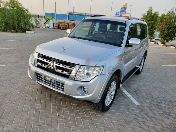 MITSUBISHI PAJERO 2014 G.C.C V6 3.8L FULL OPTION ACCIDENT FREE IN EXCELLENT CONDITION