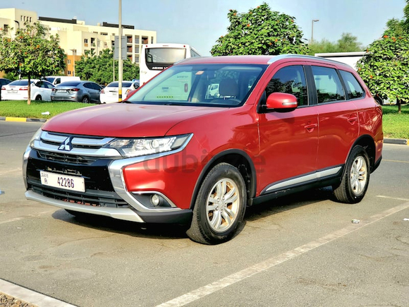 Stunning Red Mitsubishi Outlander 2017 GCC Zero Accident Original Paint Low Milage