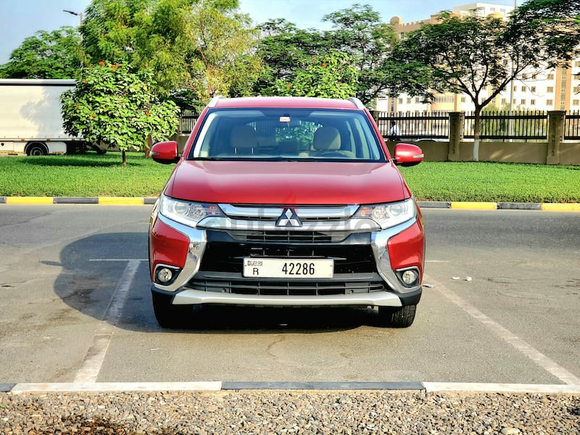 Stunning Red Mitsubishi Outlander 2017 GCC Zero Accident Original Paint Low Milage