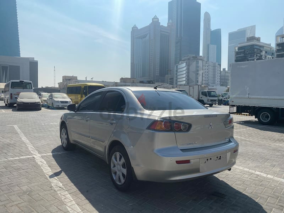 Mitsubishi Lancer 2.0 2016 gcc available for sale