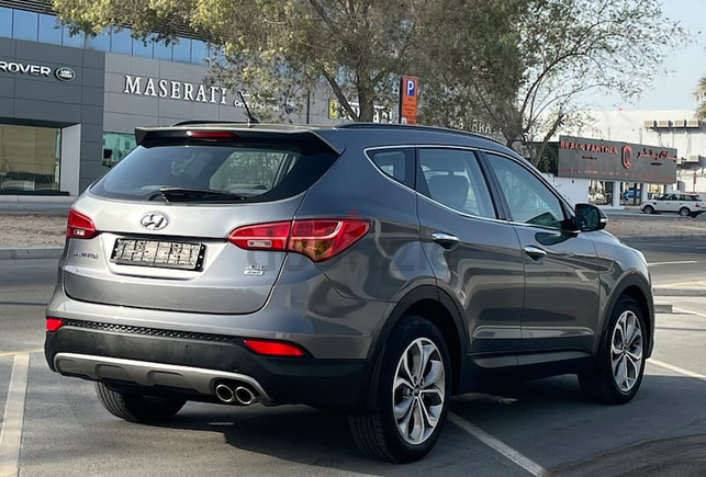 WELL MAINTAINED- 2016 HYUNDAI SANTA FE 3.3 V6 - ACCIDENT FREE - IN A VERY GOOD CONDITION - GCC SPECS