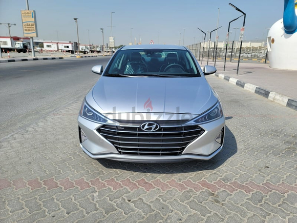 2019!! | ** Hyundai Elantra **| ** Clean car ** | Metallic Silver Color