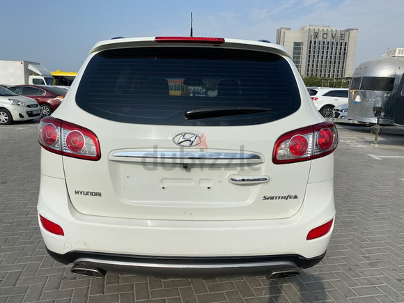 HYUNDAI SANTA FE 2.4 V 4 GLS 2012 GCC SPECS FULL AUTO GOOD CONDITION ACCOUNT FREE AED 25000