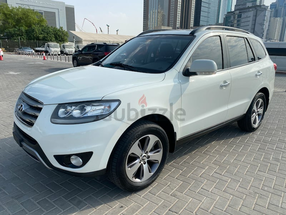 HYUNDAI SANTA FE 2.4 V 4 GLS 2012 GCC SPECS FULL AUTO GOOD CONDITION ACCOUNT FREE AED 25000